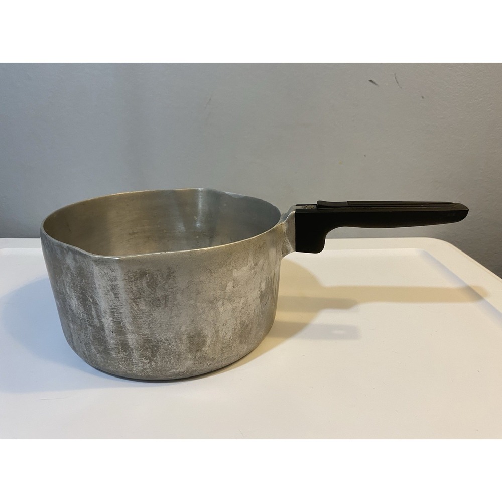 Wagner Ware Sydney-O Magnalite 4 Qt Sauce Pot 4684-Double Spouts AS-IS‎